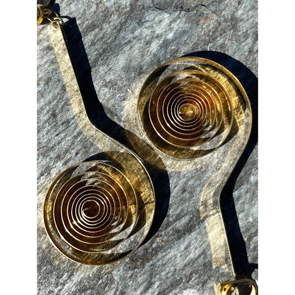 1970s Gold Tone Thick Wire Tightly Coiled Circle Drop Dangle Earrings Non Pierce - Picture 3 of 4